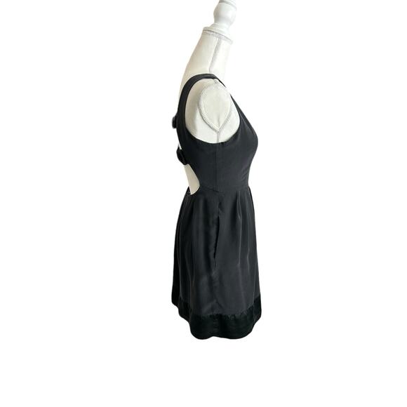 Walter Baker Silk Black Midi Dress Open Back Bow Detail Cocktail Party Size 0 XS - Picture 5 of 15
